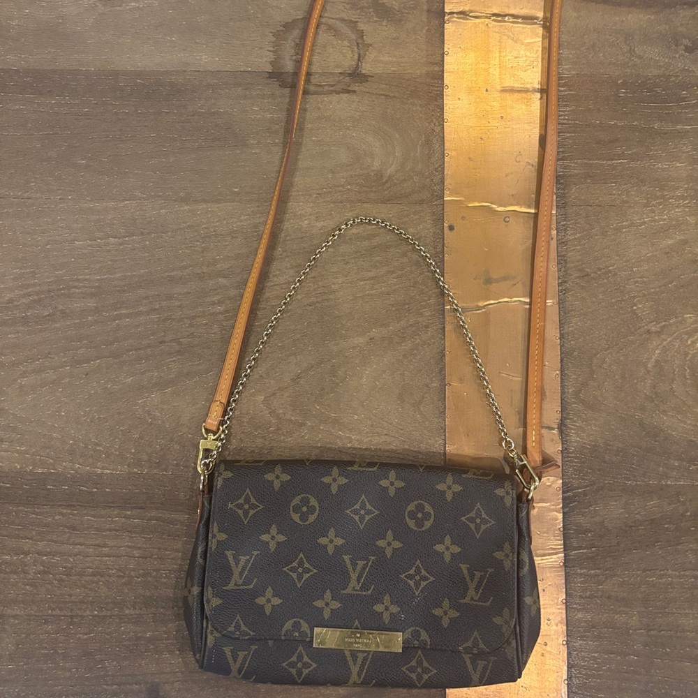 Louis Vuitton Monogram Favorite PM Crossbody